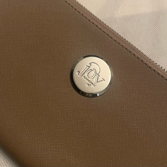 NWOT JOY Mangano Leather Wallet Wristlet With RFID Protection In Taupe - Picture 5 of 8